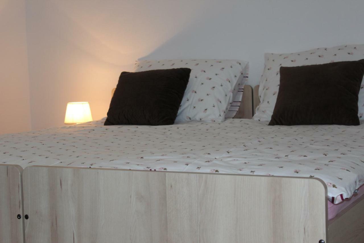 Apartman Lori Otocac Bagian luar foto